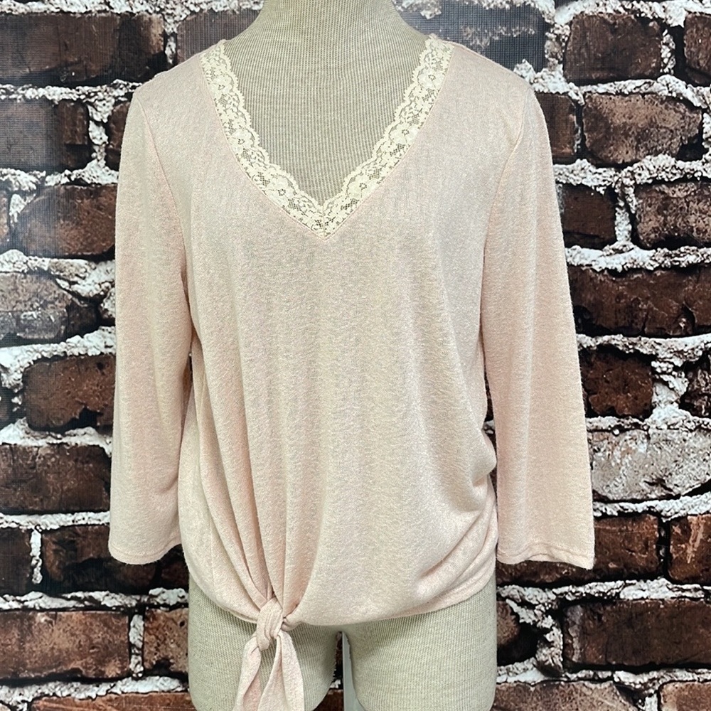 Bobeau Top Pink Lace V-Neck Tie Hem Gauze Size Medium Petite MP